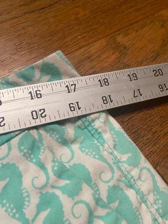 Old Navy Seahorse Print Shorts Size 10 - Picture 8 of 9